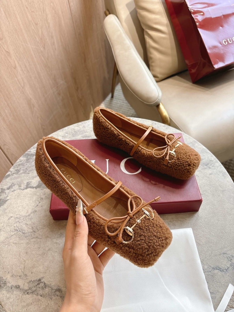 Gvc*1 flat shoes